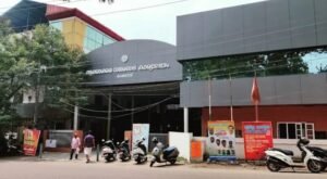 തൃക്കാക്കര നഗരസഭയിൽ കൗൺസിലിനെ അറിയിക്കാതെ കോടികളുടെ ടെണ്ടറുകൾ